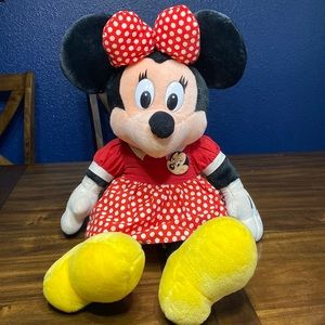 Large Plush Minnie Mouse